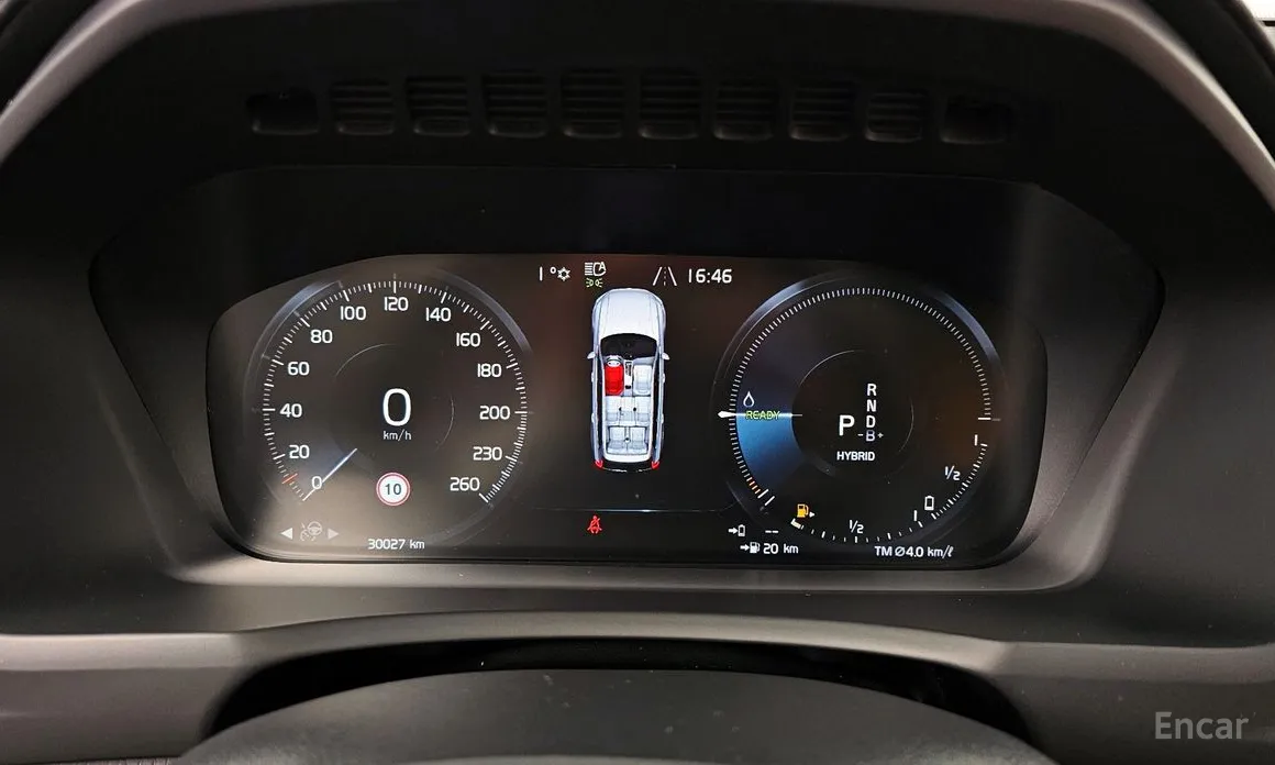 Фото 8 - Volvo XC90