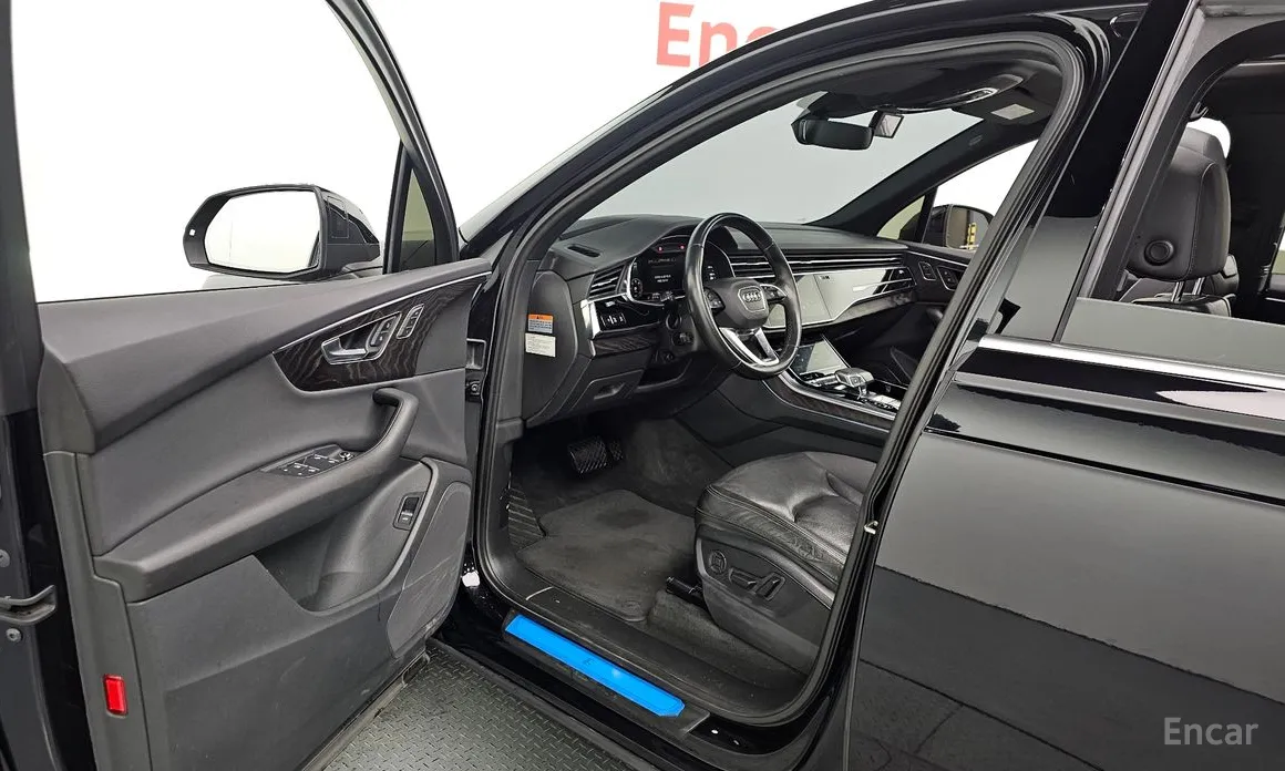 Фото 10 - Audi Q7