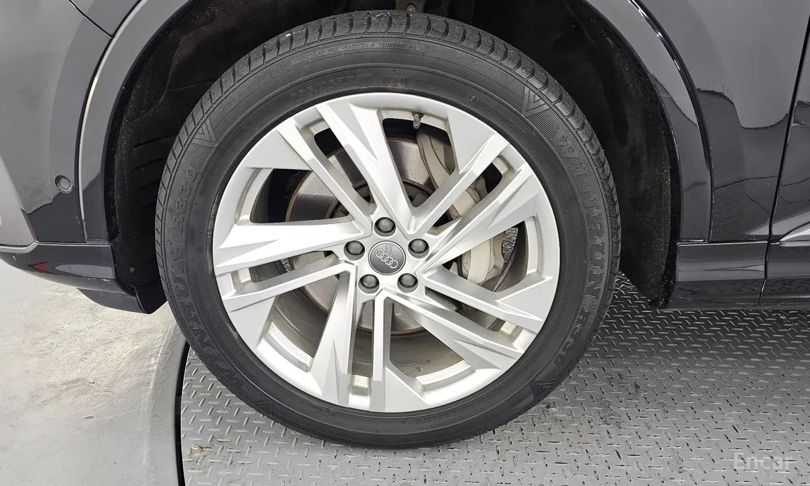 Фото 5 - Audi Q7