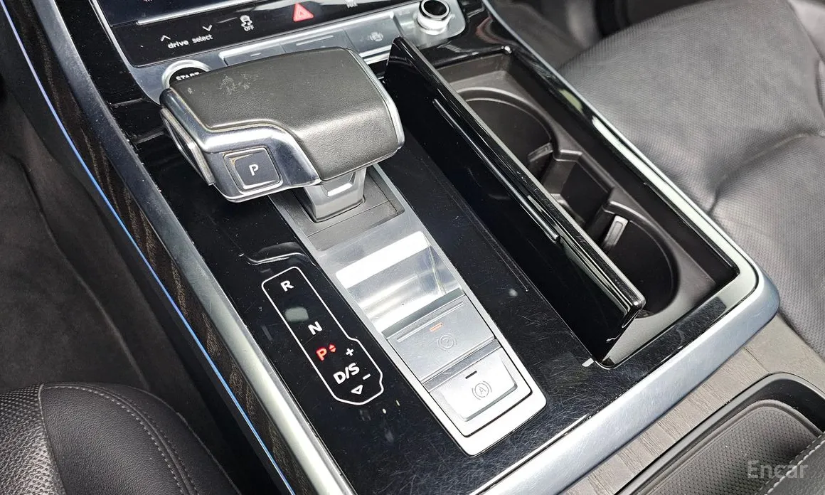 Фото 9 - Audi Q7