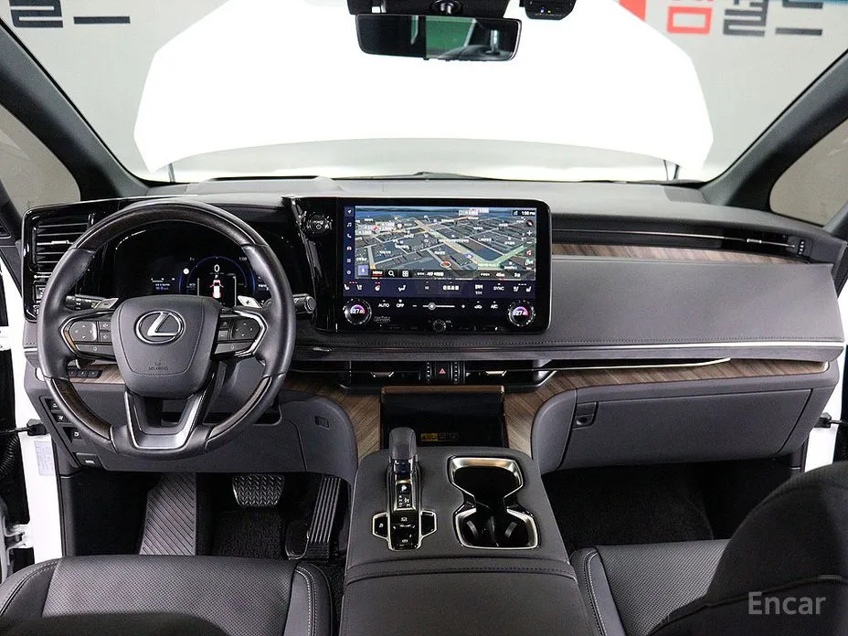 Фото 13 - Lexus LM