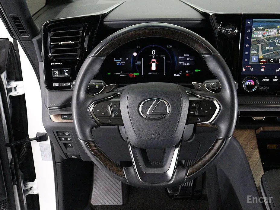 Фото 14 - Lexus LM