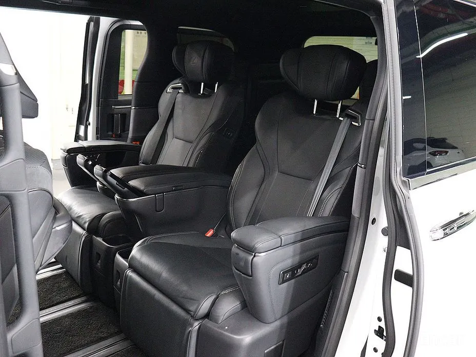 Фото 15 - Lexus LM