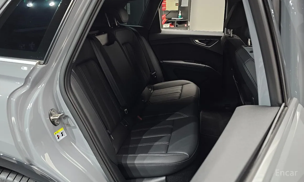 Фото 12 - Audi Q4 e-tron