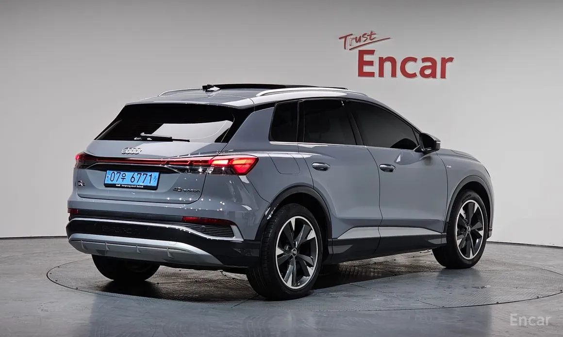 Фото 2 - Audi Q4 e-tron