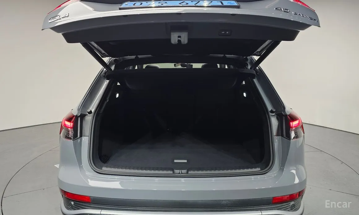 Фото 20 - Audi Q4 e-tron