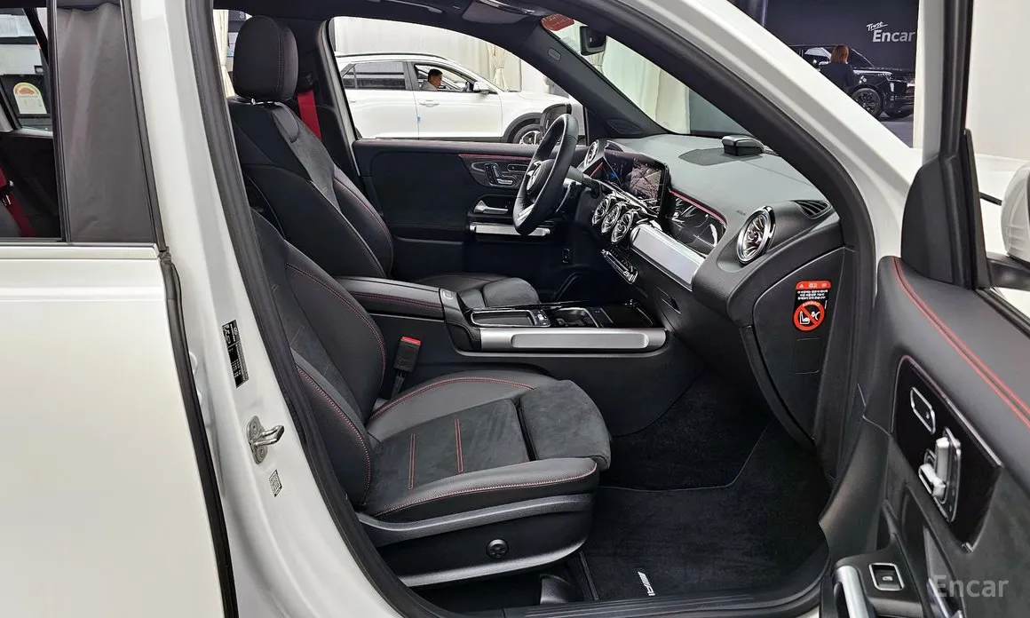 Фото 11 - Mercedes-Benz GLB-Class