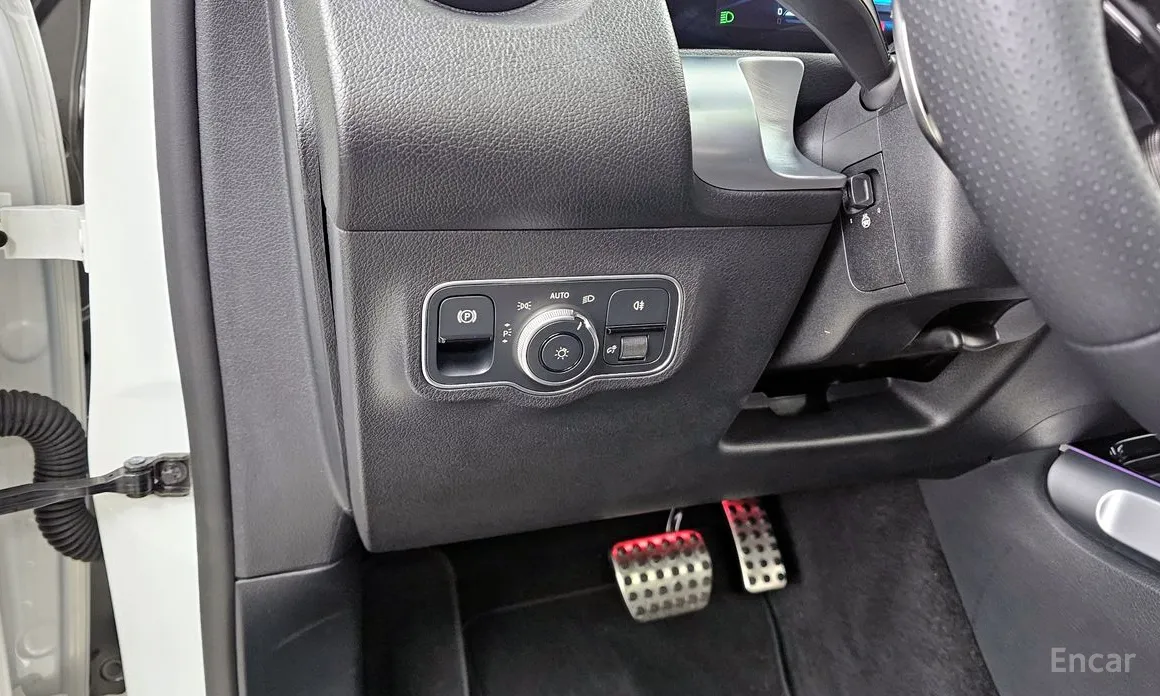 Фото 16 - Mercedes-Benz GLB-Class