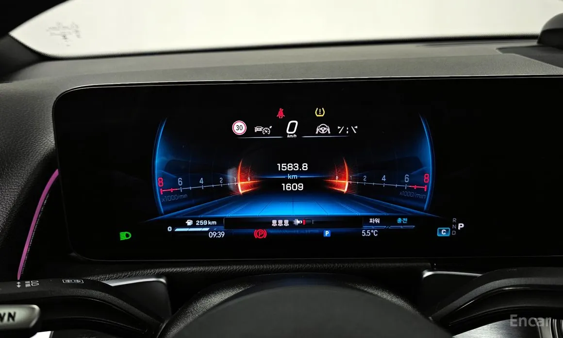 Фото 8 - Mercedes-Benz GLB-Class