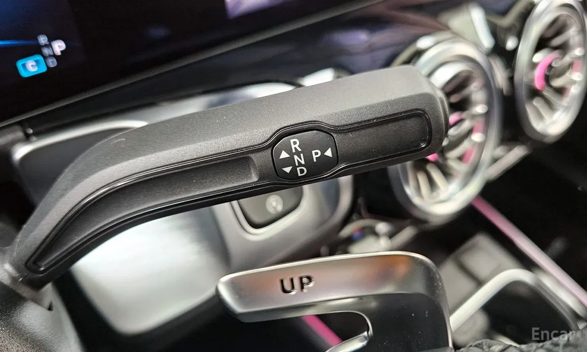 Фото 9 - Mercedes-Benz GLB-Class