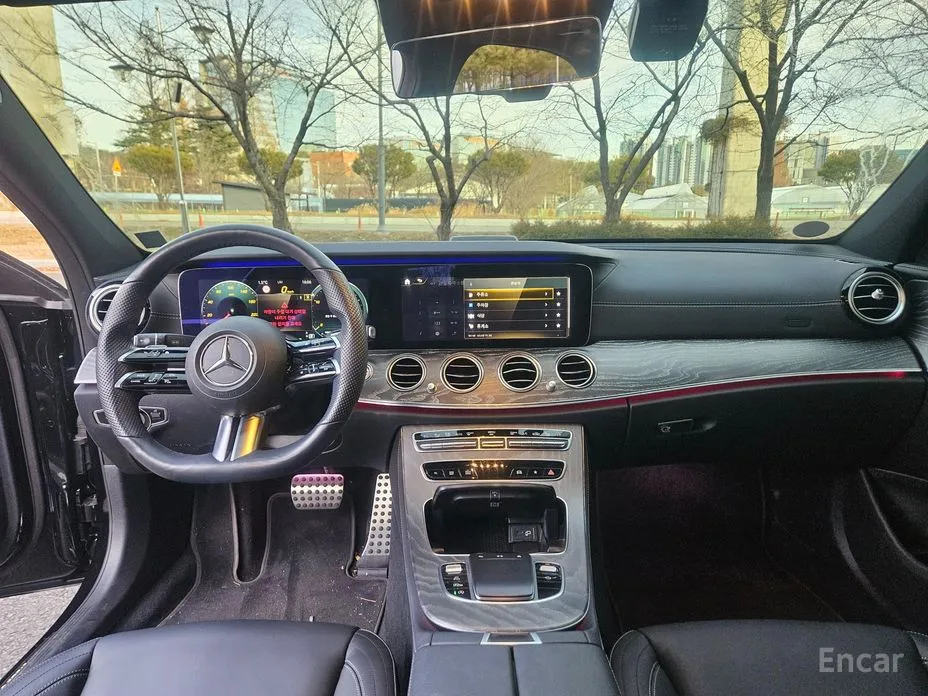 Фото 10 - Mercedes-Benz E-Class