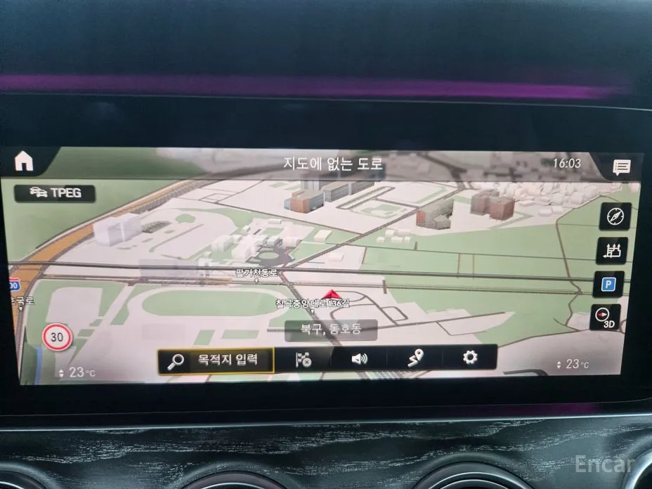 Фото 17 - Mercedes-Benz E-Class