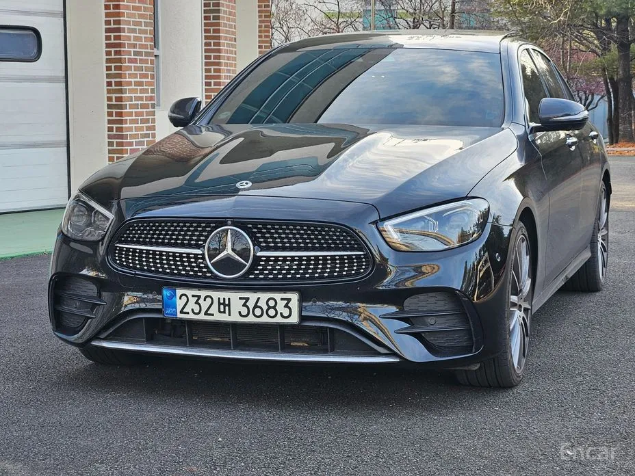 Фото 3 - Mercedes-Benz E-Class