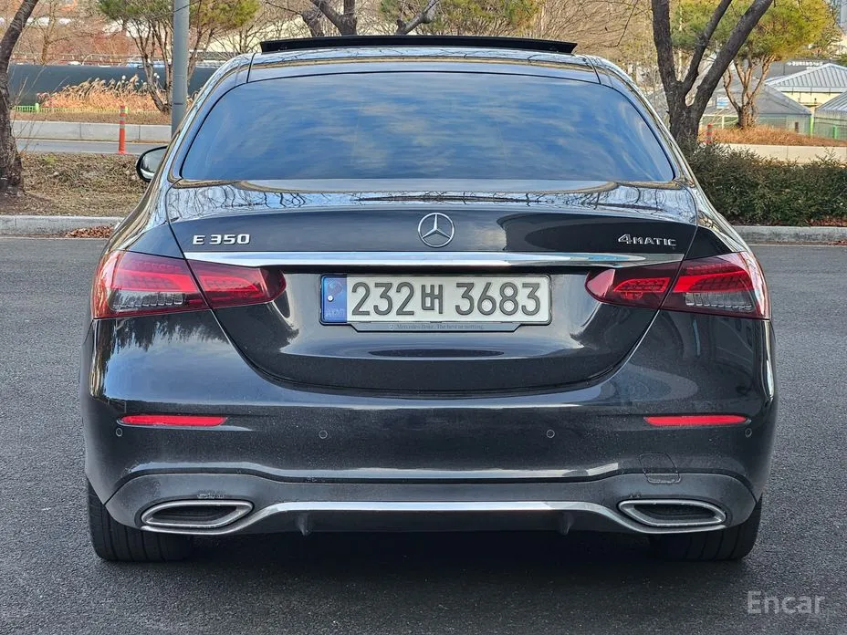 Фото 4 - Mercedes-Benz E-Class