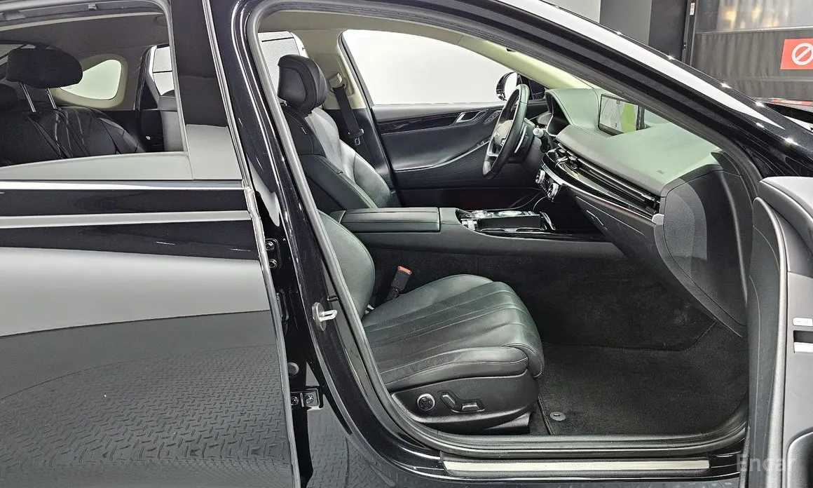 Фото 10 - Genesis G80