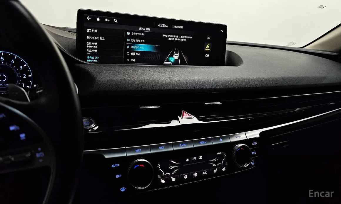 Фото 15 - Genesis G80