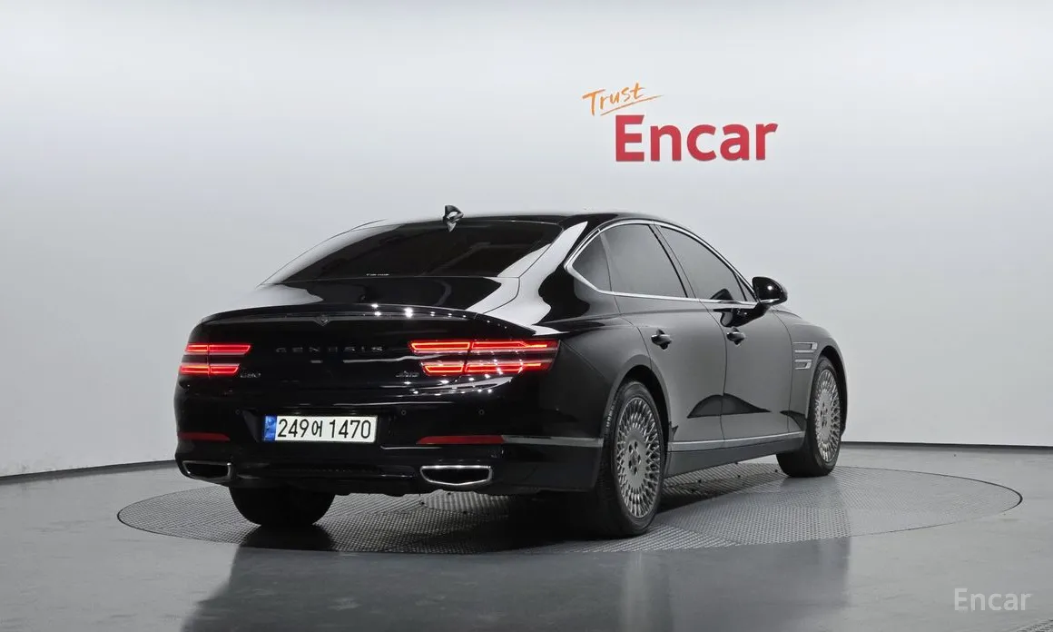 Фото 2 - Genesis G80