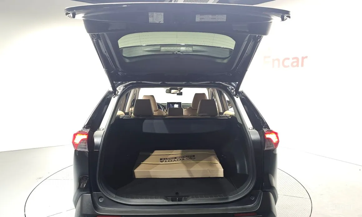 Фото 20 - Toyota RAV4