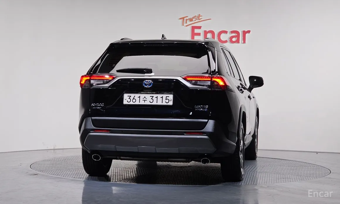 Фото 4 - Toyota RAV4