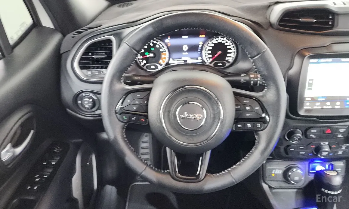 Фото 13 - Jeep Renegade