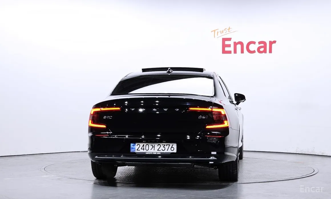 Фото 4 - Volvo S90