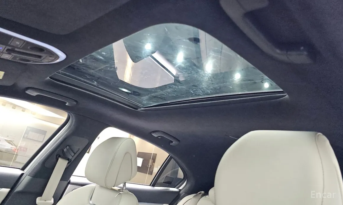 Фото 19 - Genesis G70