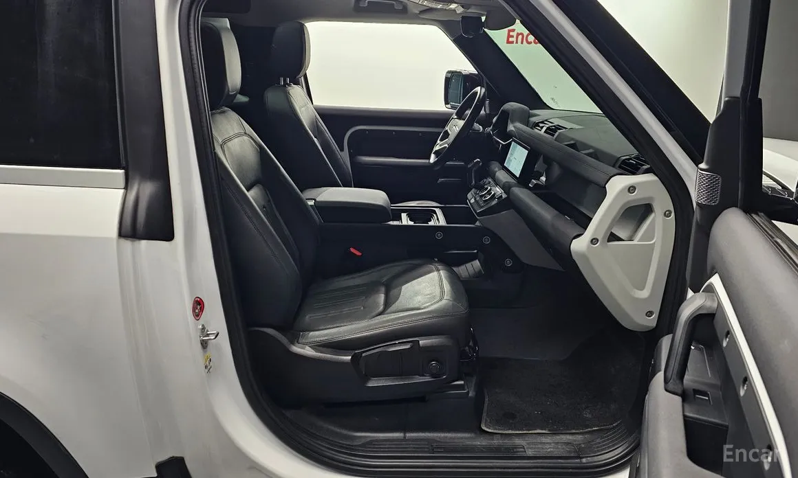 Фото 11 - Land Rover Defender