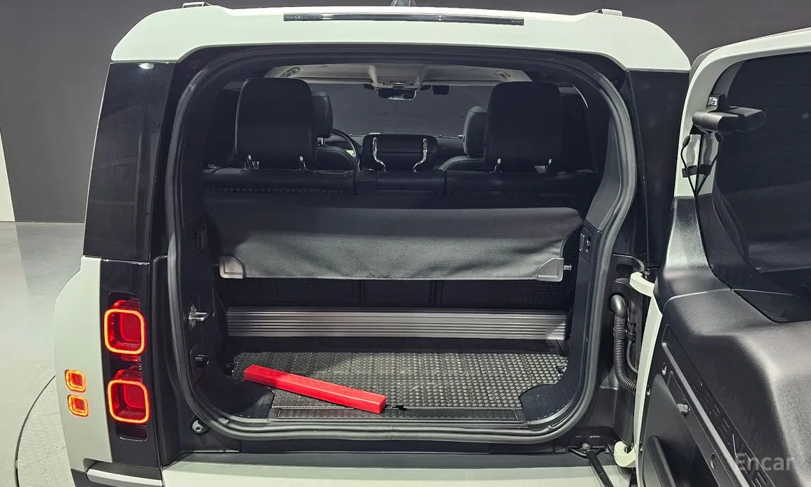 Фото 20 - Land Rover Defender