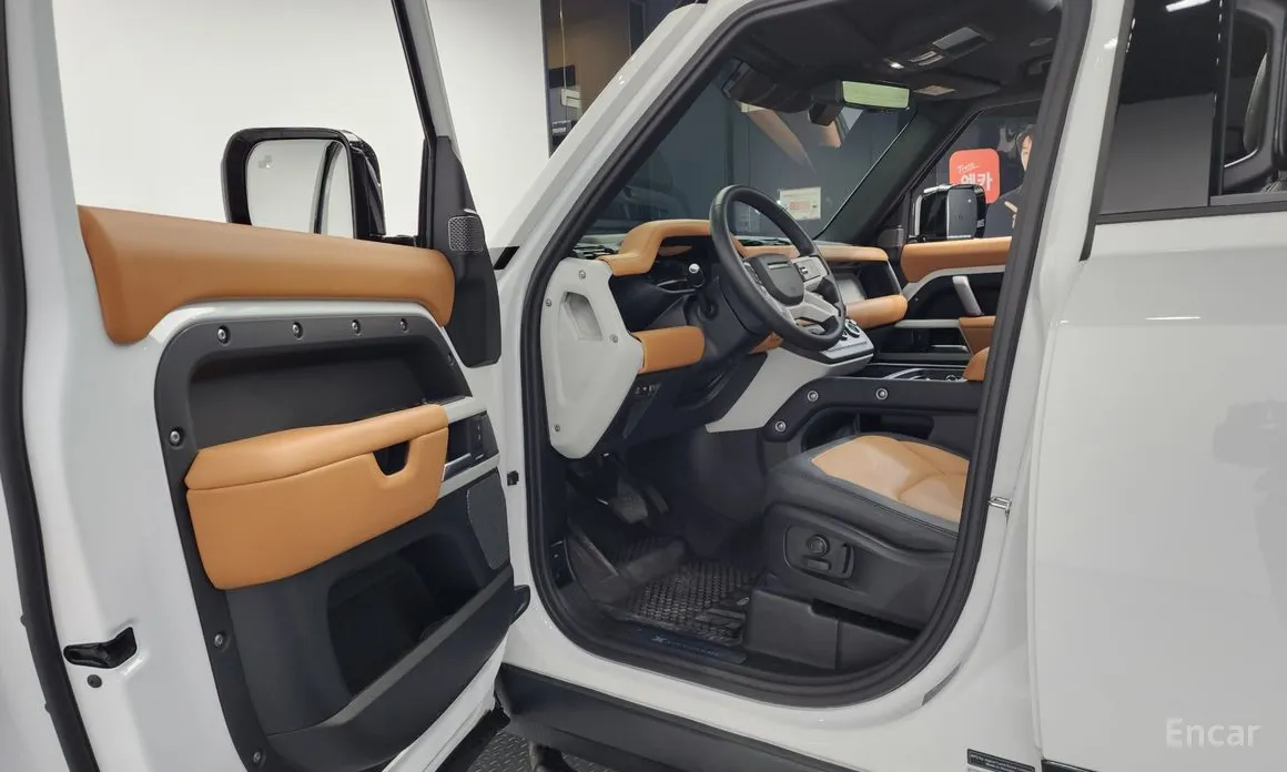 Фото 10 - Land Rover Defender