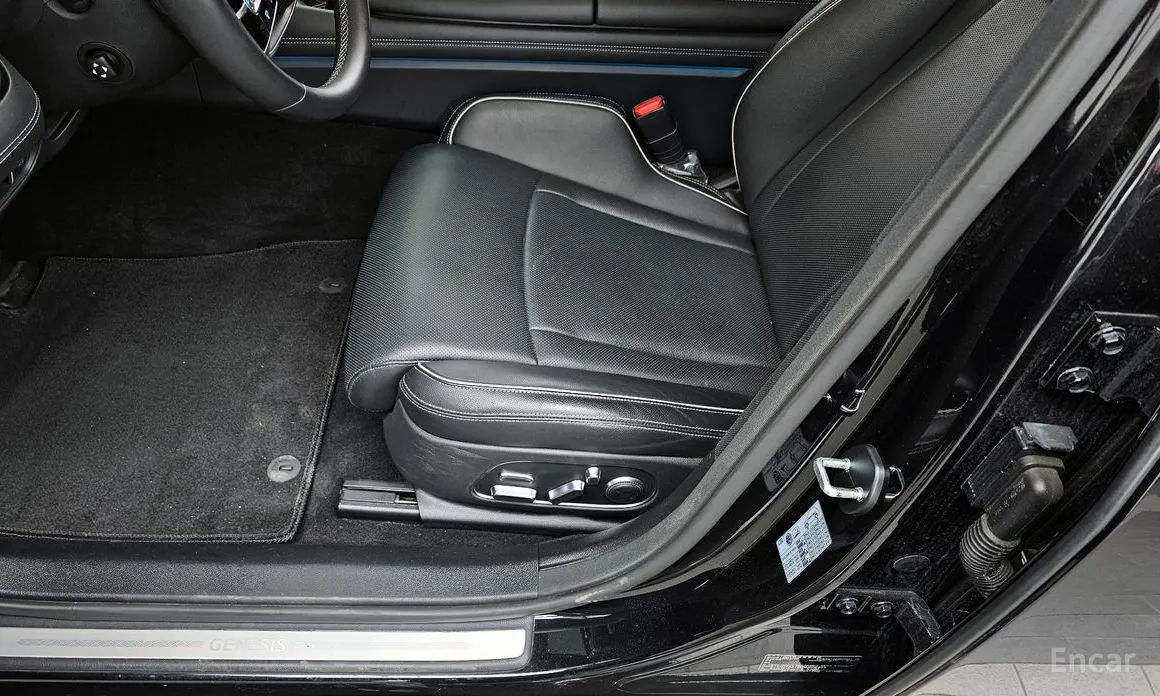 Фото 18 - Genesis G90