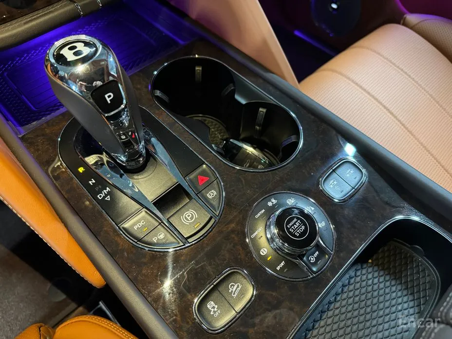 Фото 10 - Bentley Bentayga