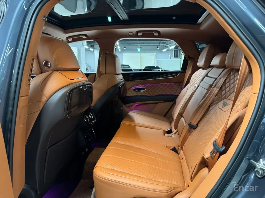 Фото 12 - Bentley Bentayga
