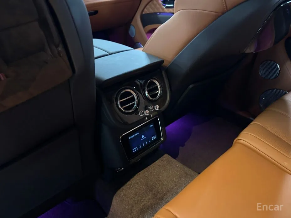 Фото 13 - Bentley Bentayga