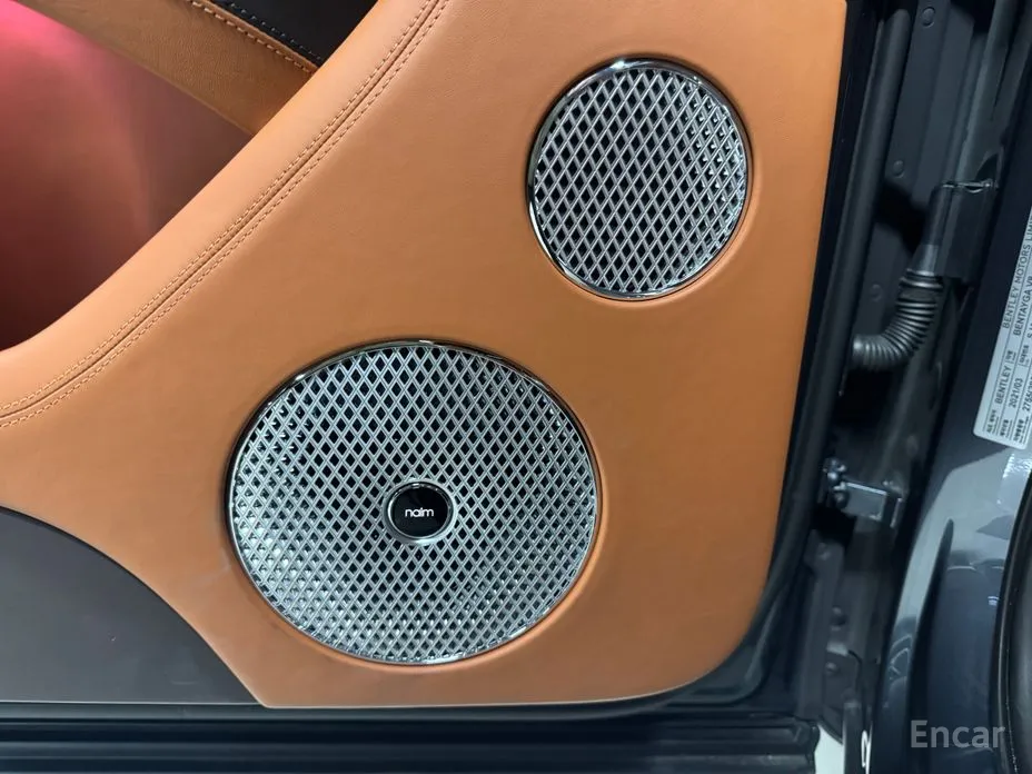 Фото 15 - Bentley Bentayga