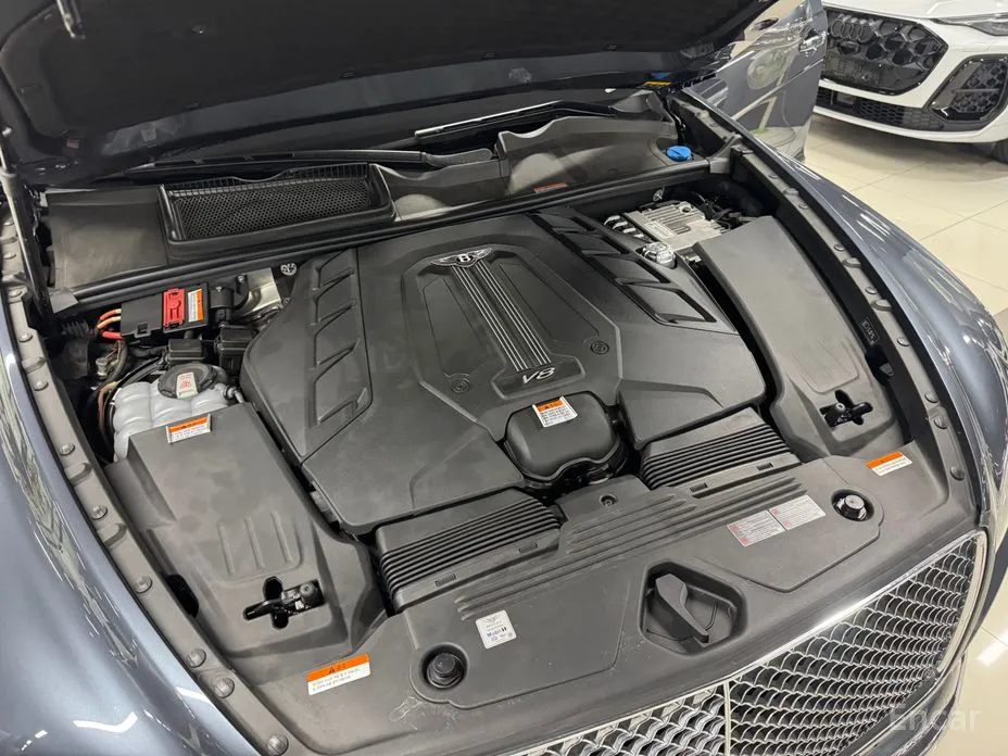 Фото 16 - Bentley Bentayga