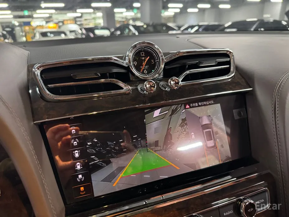 Фото 8 - Bentley Bentayga