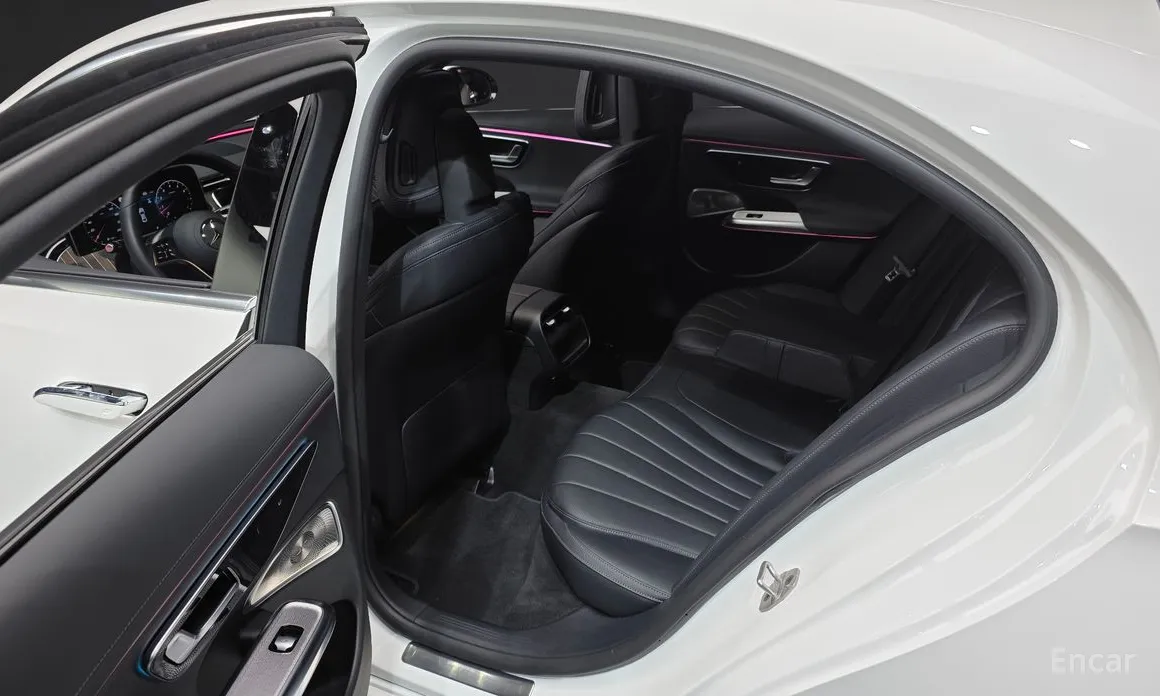 Фото 11 - Mercedes-Benz E-Class