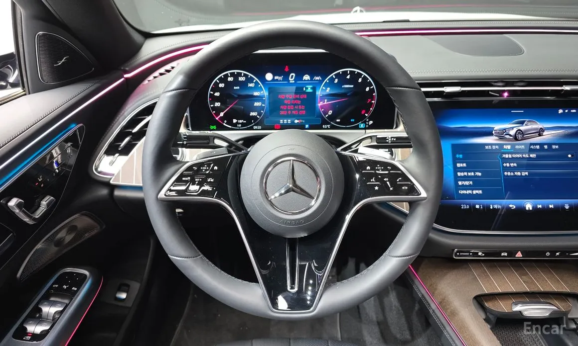 Фото 13 - Mercedes-Benz E-Class