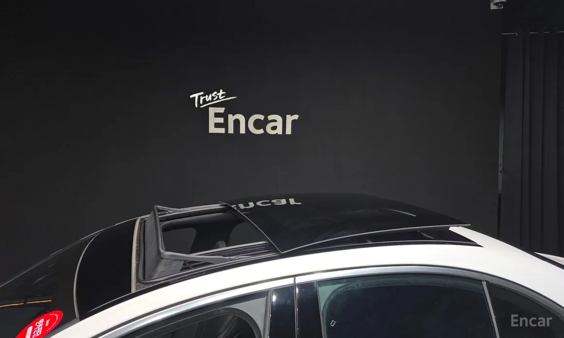 Фото 19 - Mercedes-Benz E-Class