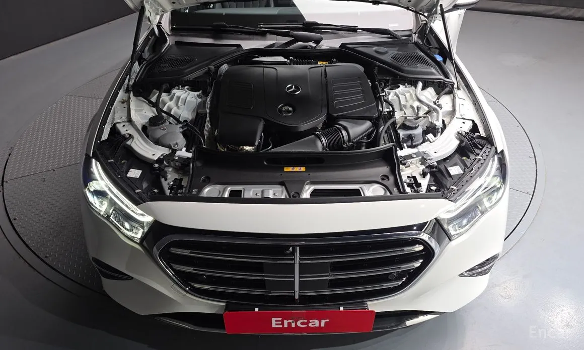 Фото 6 - Mercedes-Benz E-Class