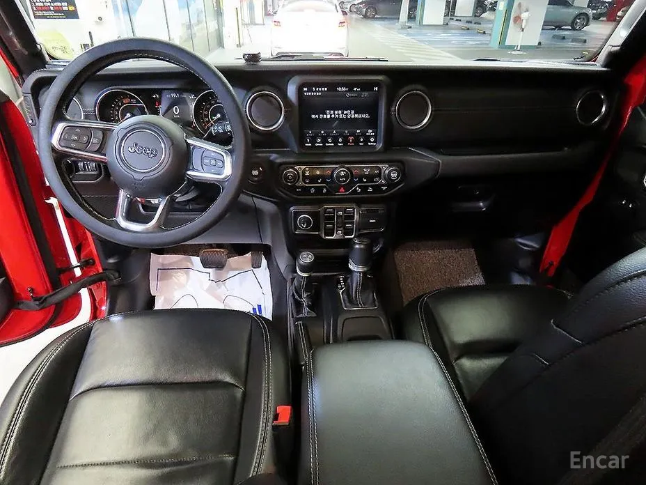 Фото 10 - Jeep Wrangler