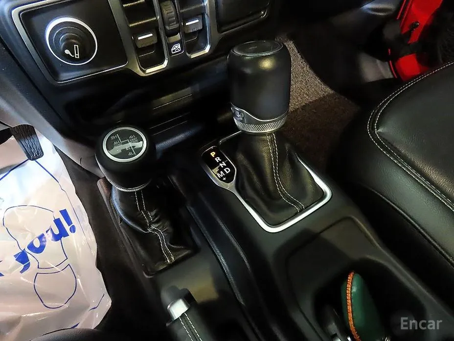 Фото 12 - Jeep Wrangler