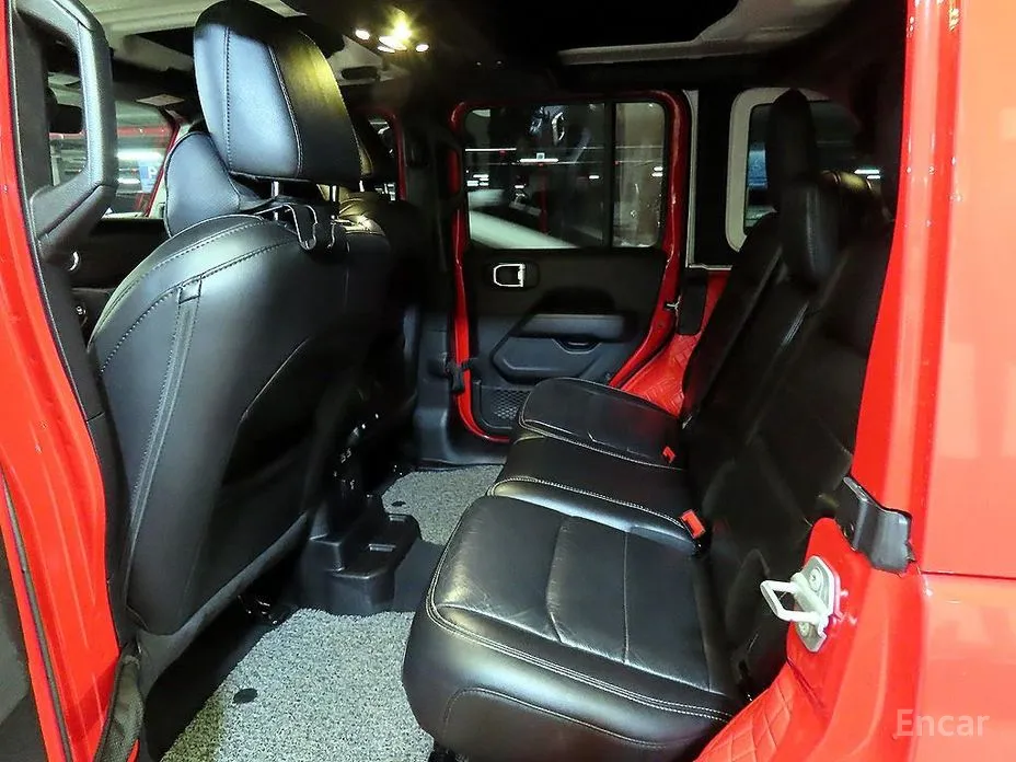 Фото 7 - Jeep Wrangler