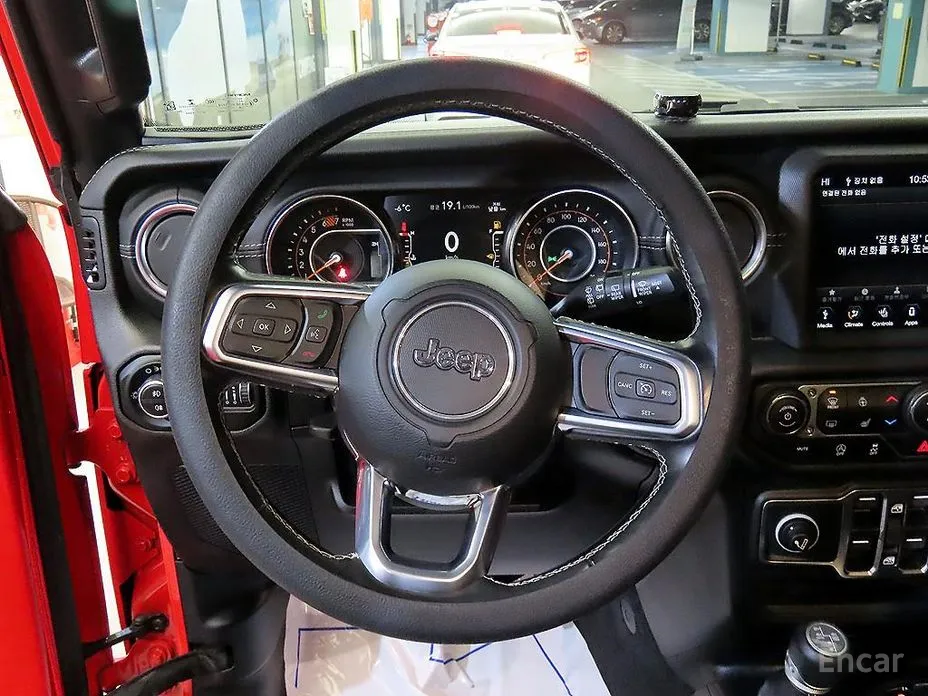 Фото 8 - Jeep Wrangler