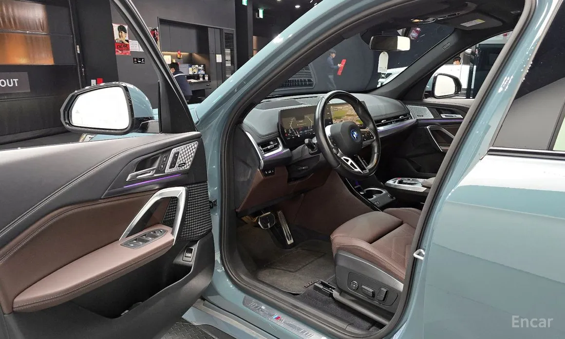 Фото 10 - BMW iX1