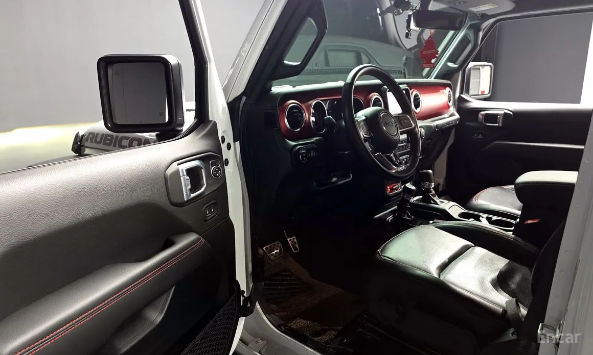 Фото 10 - Jeep Wrangler