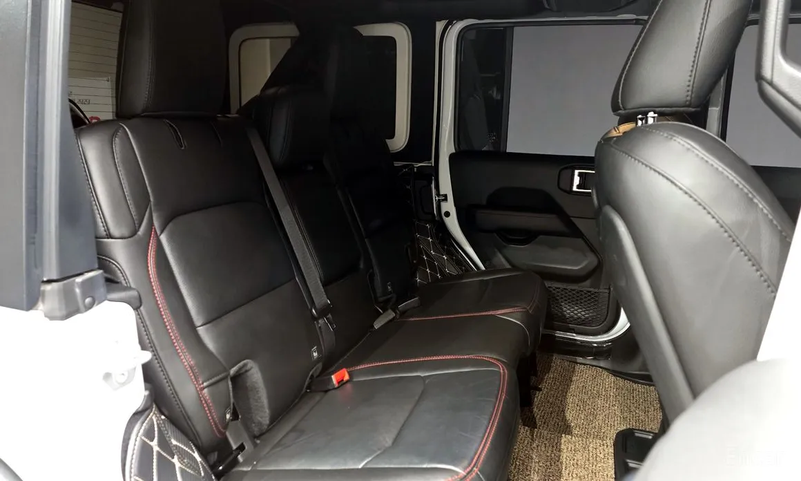 Фото 12 - Jeep Wrangler