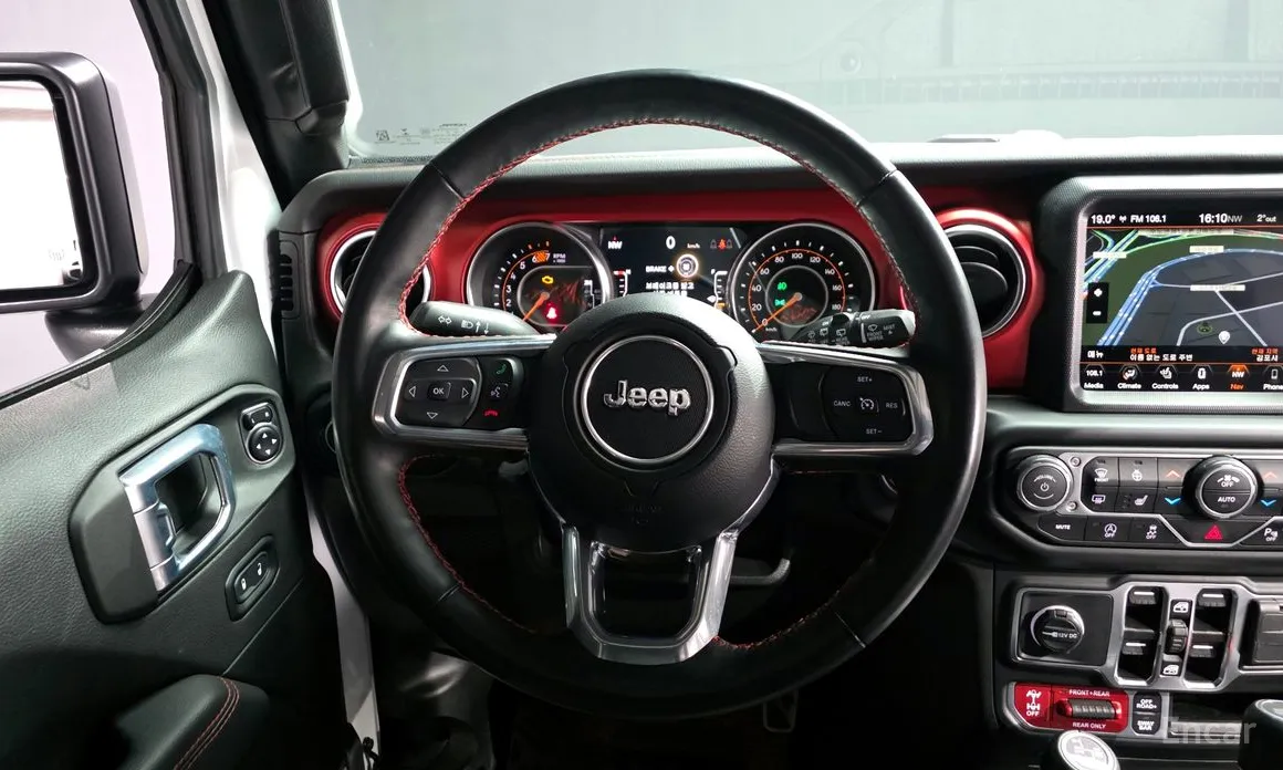 Фото 13 - Jeep Wrangler