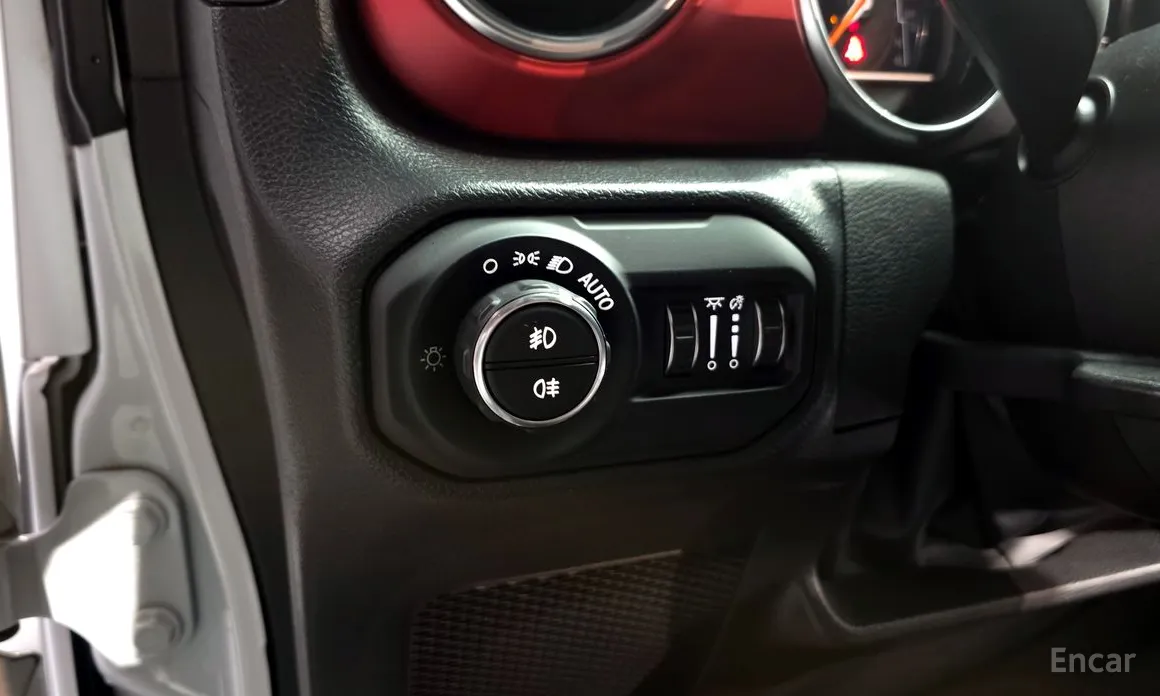 Фото 18 - Jeep Wrangler