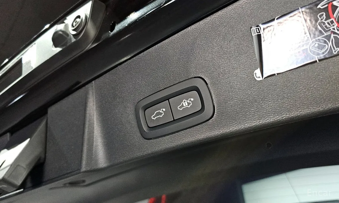 Фото 20 - Volvo XC40